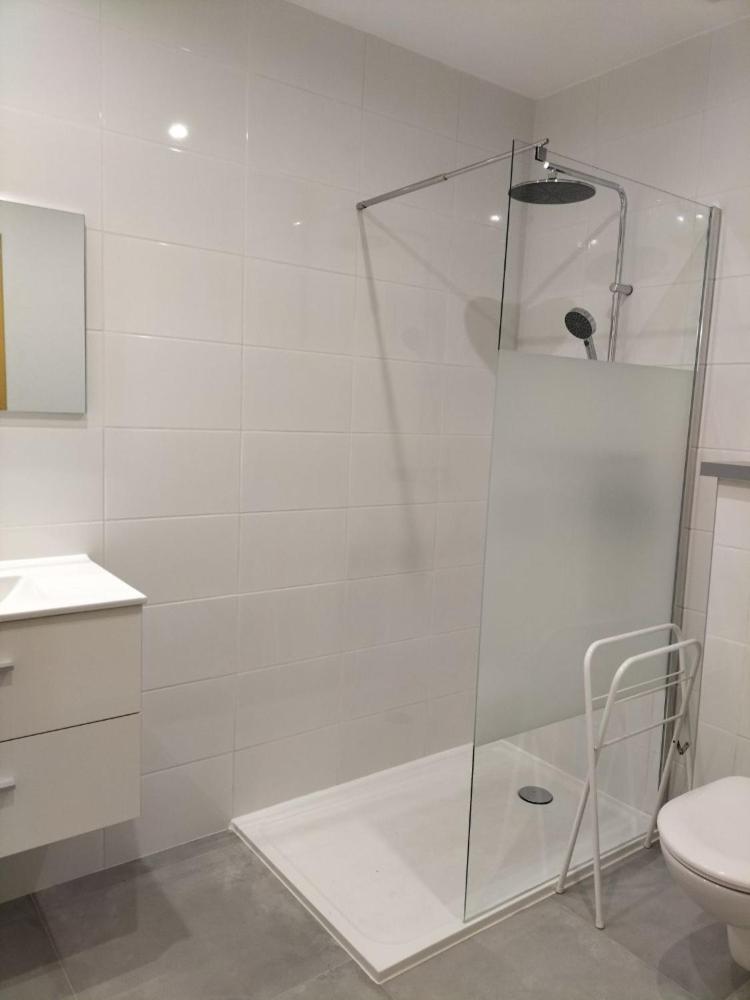 Appartements " Le Clos De La Cerisaie" แกสติญง-ดู-การ์ ภายนอก รูปภาพ