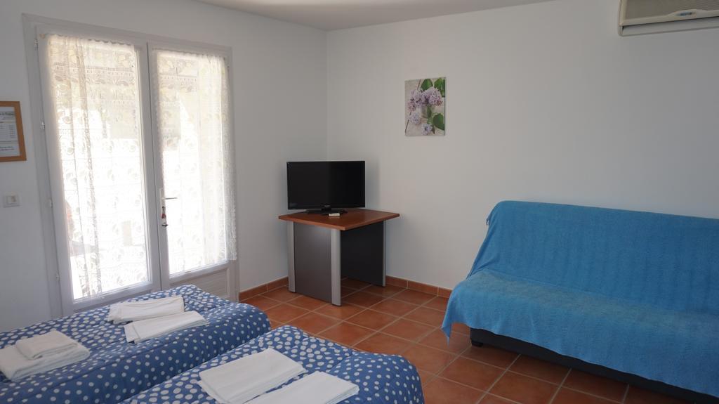 Appartements " Le Clos De La Cerisaie" แกสติญง-ดู-การ์ ภายนอก รูปภาพ